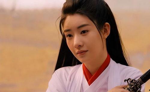 杨雨个人资料,才华横溢的学者与诗人