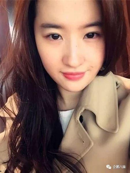 刘亦菲生活照素颜照,真实魅力，自然之美